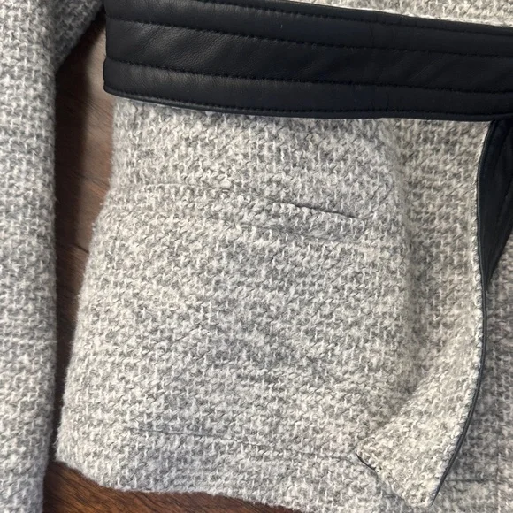 Banana Republic Factory wrap jacket with black trim - Picture 7 of 8